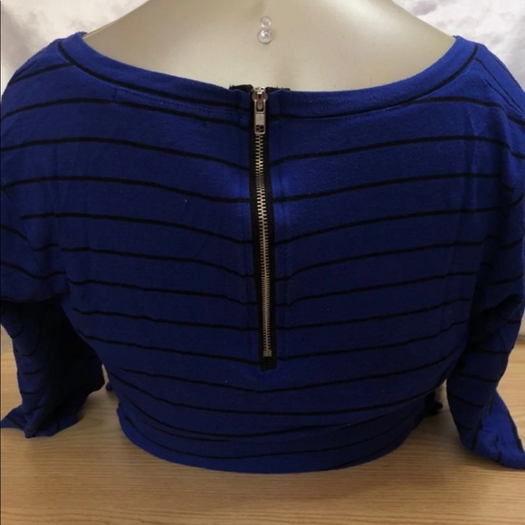 Green envelope blue striped shirt - Picture 3 of 5